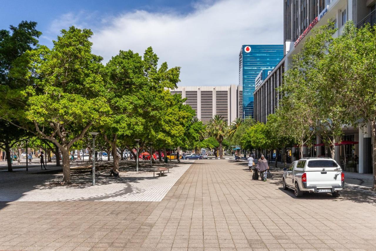 Trendy Apartment In Thibault Square City Centre Cape Town Exterior photo