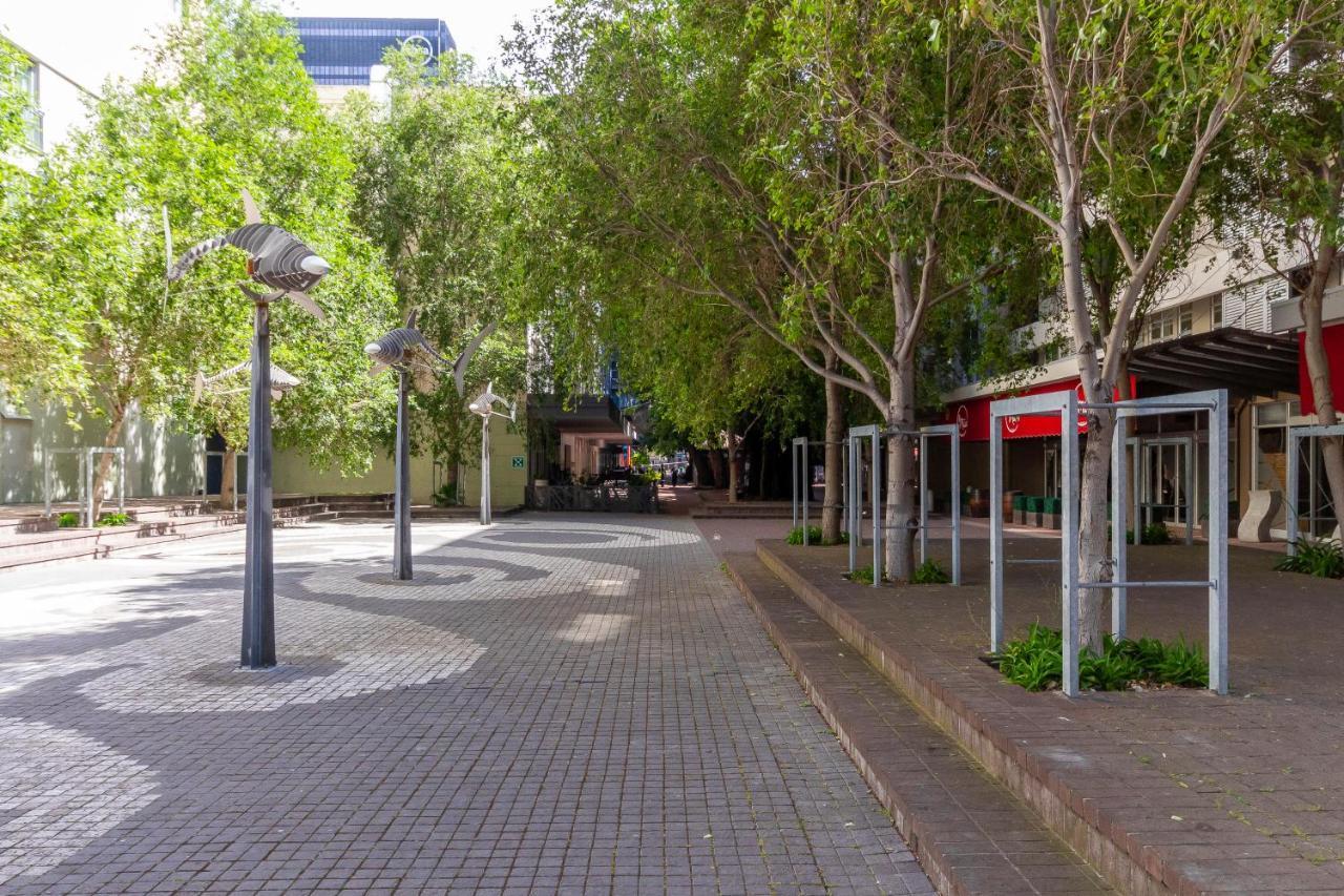 Trendy Apartment In Thibault Square City Centre Cape Town Exterior photo